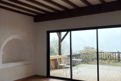 f1f3f51d-cde3-4867-9416-c0a0b28e6a36 2 - Grande