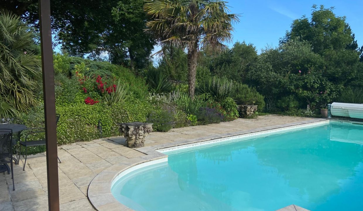 2ca4ba70-0389-470a-bafc-2a2e44105736