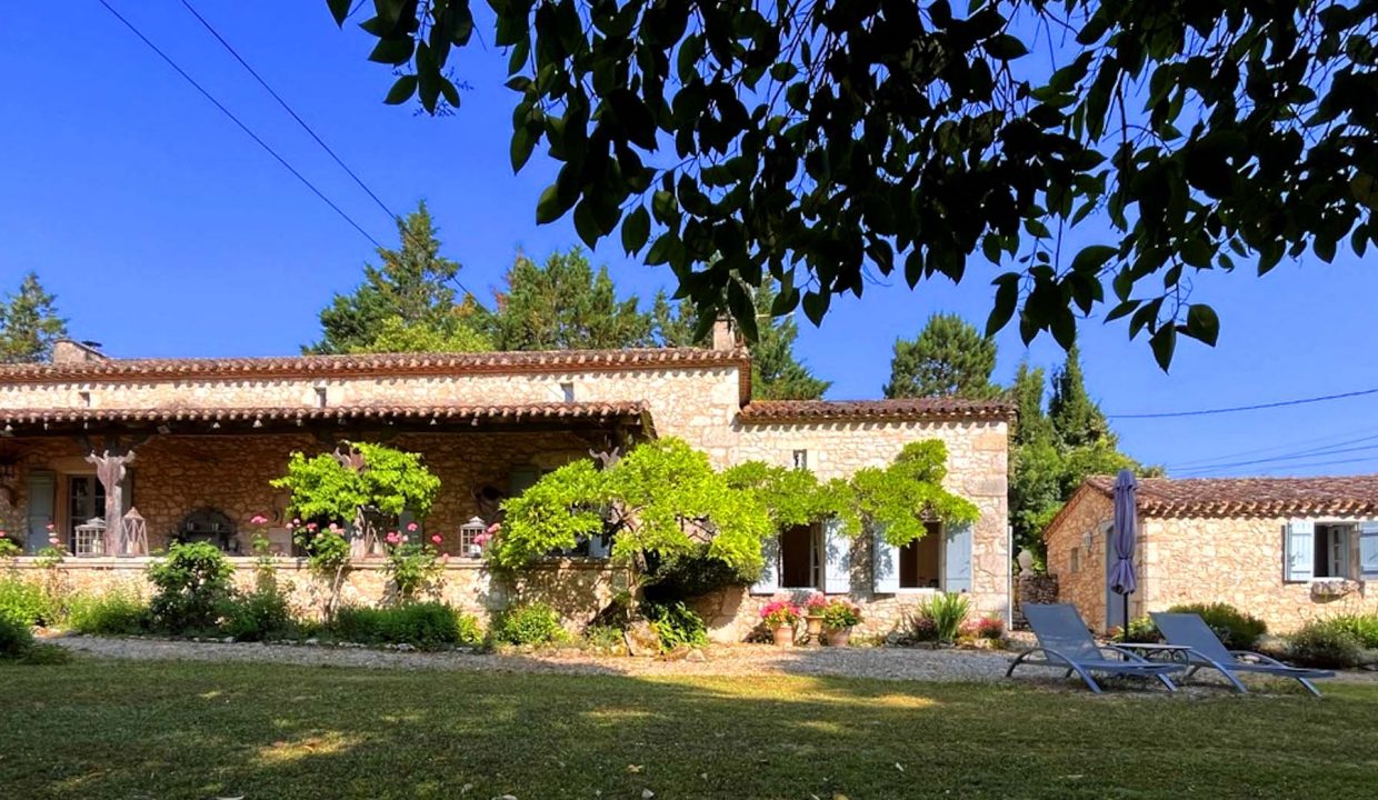 FRONT HOUSE