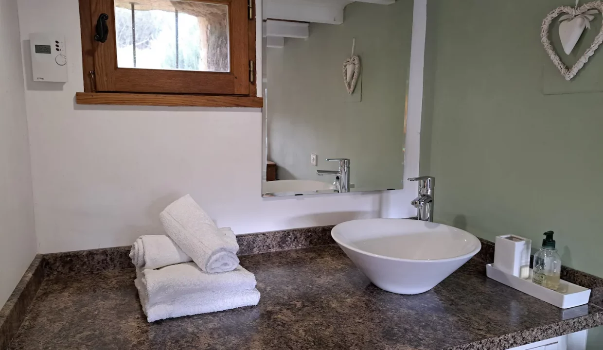 eafb249a-c5b4-499b-ba9a-b8e4218ecb02